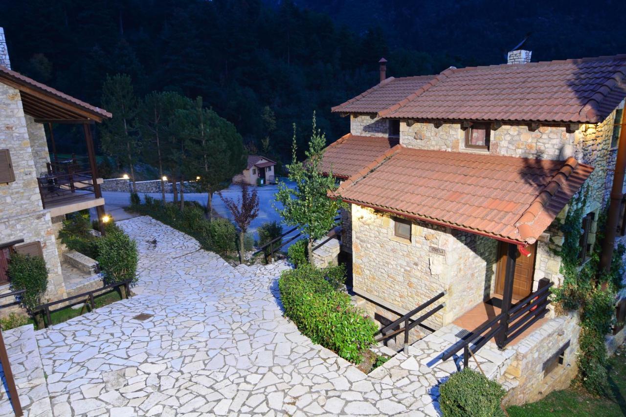 Georgio's V Chalet Kalavrita Buitenkant foto